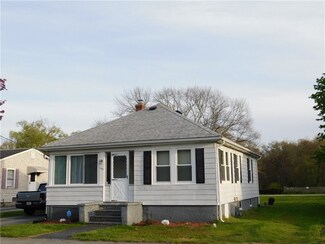 135 Vernon St, Warren, RI 02885