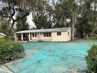 106 S Oakland Ave, San Mateo, FL 32187