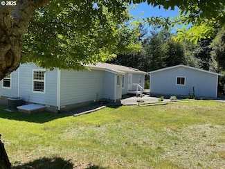 98427 Van Pelt Dr, Brookings, OR 97415