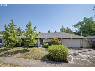 220 NE 109th Ave, Portland, OR 97220