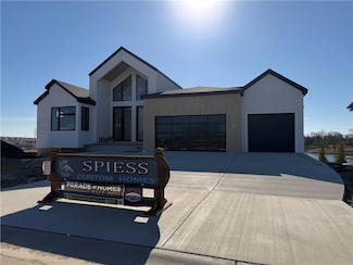 8976 Ginger St, Lenexa, KS 66227