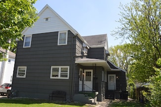 805 E Chestnut St, Bloomington, IL 61701