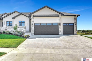 7956 S 43rd St, Lincoln, NE 68521