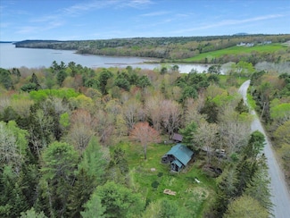 99 Cross Rd, Surry, ME 04684