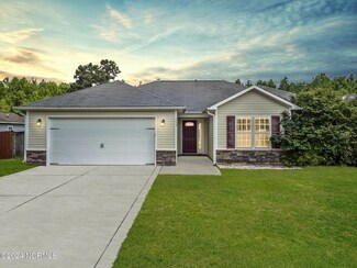 112 Braeburn Blvd, Richlands, NC 28574