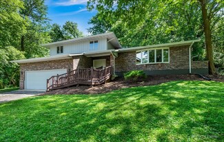 510 N Van Buren St, East Dundee, IL 60118