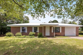 171 Summit Dr, Byron, GA 31008