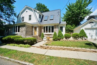 29 Whitney Ave, Staten Island, NY 10305