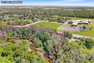 1202 N Rapids Rd, Manitowoc, WI 54220
