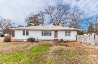620 E 4th St, Carlisle, AR 72024