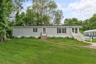 35 Oak Hill Dr, Hampstead, NH 03841