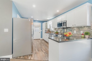 220 Schoolhouse Rd, Duncannon, PA 17020