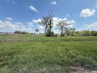 001 Clark St, Carterville, IL 62918