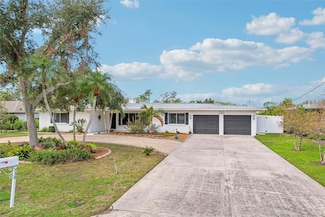 730 Magellan Dr, Sarasota, FL 34243