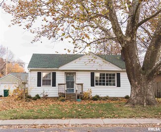 2517 W Barker Ave, West Peoria, IL 61604