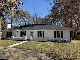 277 Sylvan Cir, Bowling Green, KY 42101