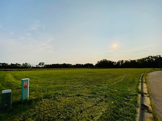 8 & 9 Century Dr, Princeton, IL 61356