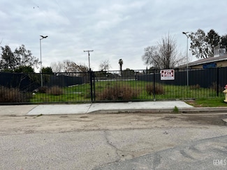 661 N State St, Earlimart, CA 93219