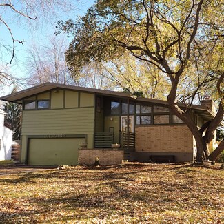 1920 Millbrook St SE, Grand Rapids, MI 49508