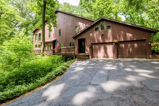 10675 Singer Lake Rd, Baroda, MI 49101