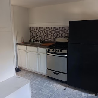 274 Main St, Woodbridge, NJ 07095