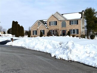 1903 Quail Ct, Easton, PA 18040