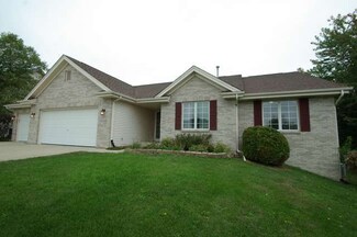 6720 Lindbloom Ln, Cherry Valley, IL 61016