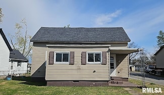 318 W Raymond St, Harrisburg, IL 62946