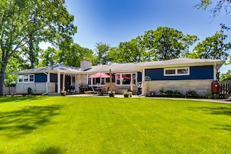 34049 N Hickory Ave, Grayslake, IL 60030