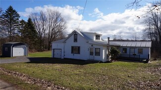 46 Henderson Rd, Sandy Creek, NY 13145