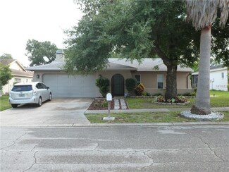 2403 Grove Ridge Dr, Palm Harbor, FL 34683