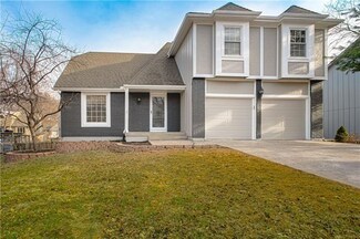 10565 Bradshaw St, Lenexa, KS 66215