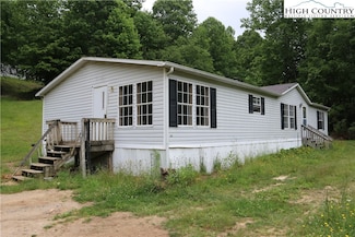 1021 Teaberry Rd, Warrensville, NC 28693