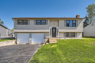 8790 Crestwater Dr, Galloway, OH 43119