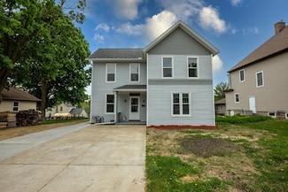 217 E Division St, Dodgeville, WI 53533