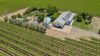 24910 N Linn Rd, Acampo, CA 95220