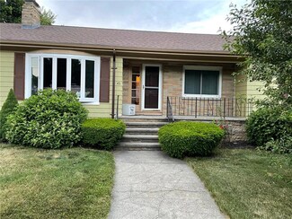 43 Rotary Dr, Johnston, RI 02919