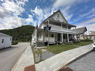 6982 Main St, Readsboro, VT 05350