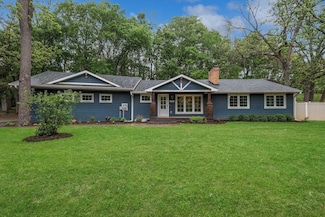5078 Vine Hill Rd, Excelsior, MN 55331