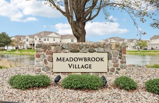N16W26500 Meadowgrass Cir Unit C, Pewaukee, WI 53072