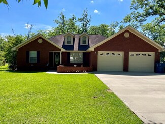 104 Corene Ave, Glennville, GA 30427