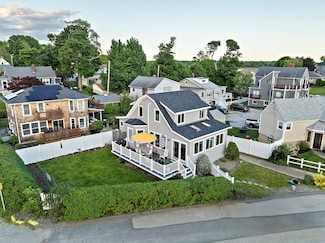 25 Fort Point Rd, North Weymouth, MA 02191