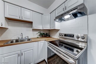 575 S Royal Crest Cir Unit 2, Las Vegas, NV 89169