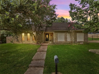 209 Patricia Dr, Hewitt, TX 76643