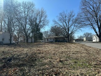 209 N Main St, Greenfield, MO 65661