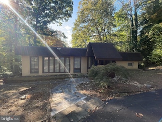 6636 Ridgeway Dr, Springfield, VA 22150