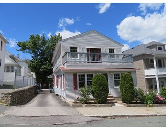 16 Middlebury St, Lawrence, MA 01841