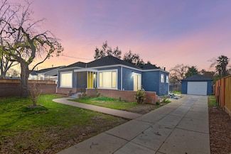 3063 Clay St, Sacramento, CA 95815