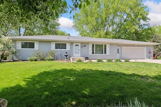 4051 Elmwood Dr, Saint Bonifacius, MN 55375