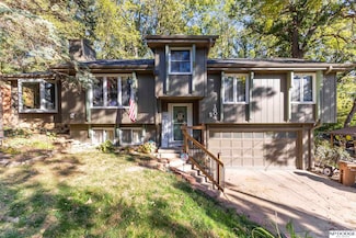 1604 Farrell Dr, Bellevue, NE 68005